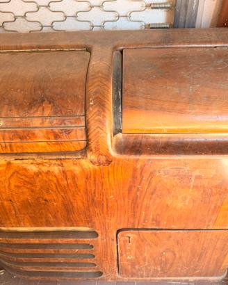 Mobile stereo antico