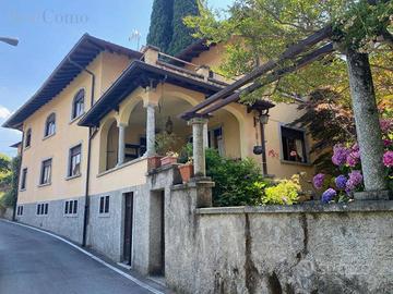 Villa di 450 m² con più di 5 locali e box auto dop