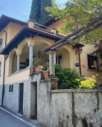 Villa di 450 m² con più di 5 locali e box auto dop