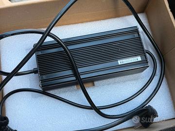 NIU caricabatterie per scooter elettrico