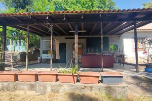 Rustico di 65 Mq. con terreno di 7.000 Mq