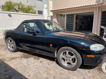 auto Mazda MX5
