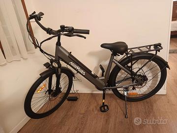 BICI ELETTRICA nuova mai usata