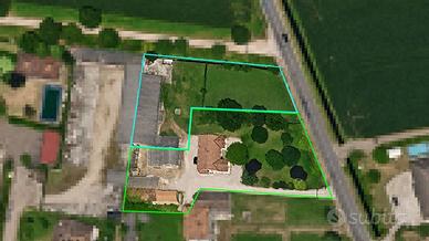 Rustico / Casale di 370 m² con più di 5 locali e b