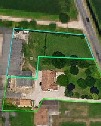 Rustico / Casale di 370 m² con più di 5 locali e b