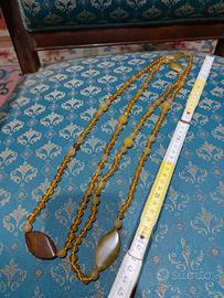 Lunga collana vintage di perline artigianale 