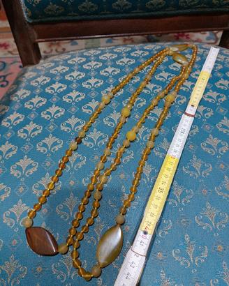 Lunga collana vintage di perline artigianale 