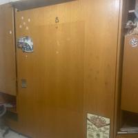 Divano letto con armadietto e scrivania