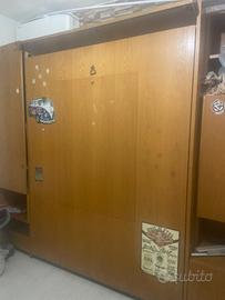 Divano letto con armadietto e scrivania