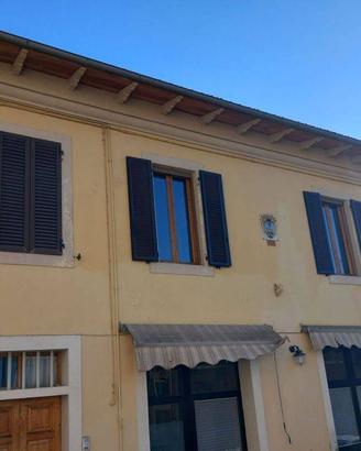 Appartamento di 140 m² con box auto a Sinalunga