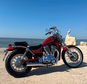 Suzuki intruder vs 800
