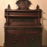 Credenza in noce -stile neorinascimento (XIX sec)