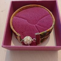 Bracciale colorata molto simpatica