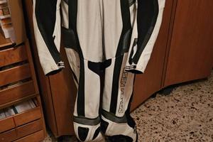 tuta intera moto
