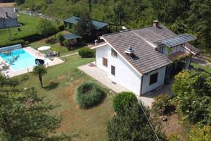 Villa di 254 m² con più di 5 locali e box auto dop