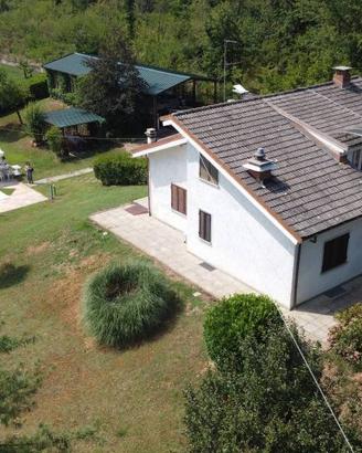 Villa di 254 m² con più di 5 locali e box auto dop