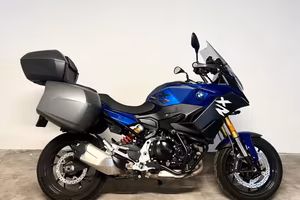 BMW F 900 XR .
