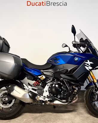 BMW F 900 XR .