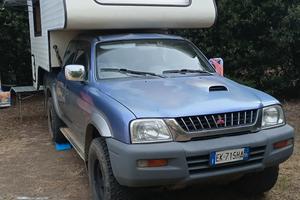 pick up con cellula abitativa