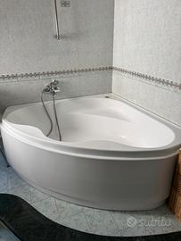 Vasca da bagno angolare