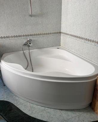 Vasca da bagno angolare