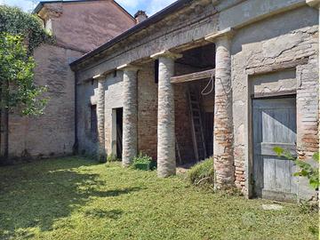 Casa indipendente di 482 m² con più di 5 locali a 