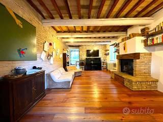 RUSTICO RISTRUTTURATO A SELVAZZANO