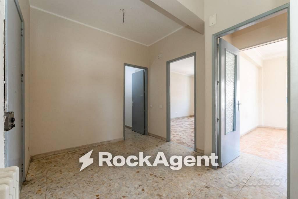 Appartamento di 98 m² con 2 locali e box auto a Ca - Altro