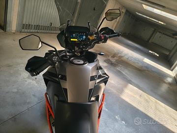 Moto KTM 1290 super Adventure s