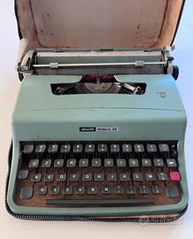 Macchina da scrivere Olivetti Lettera 32