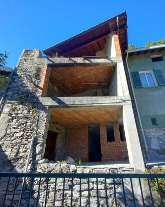Rustico / Casale di 228 m² con 5 locali a Veleso