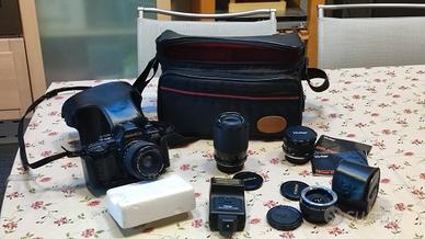 Macchina fotografica reflex analogica Yashica 108