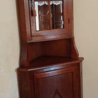 Angoliera in legno arte povera