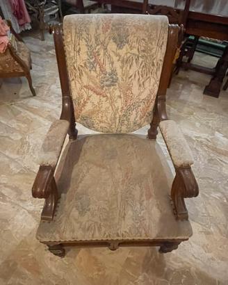 Coppia di poltrone vintage stile classico