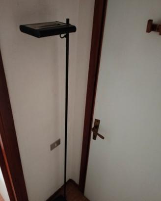 Lampada alogena a piantana con regolatore