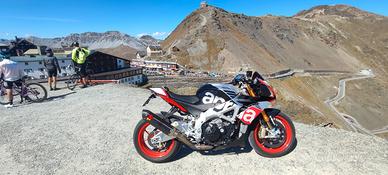 Aprilia Tuono V4 factory 2016