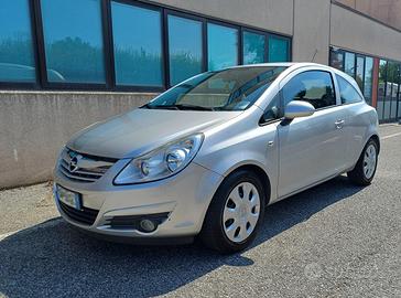 Opel corsa D 1.2 benzina GPL