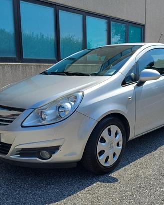 Opel corsa D 1.2 benzina GPL