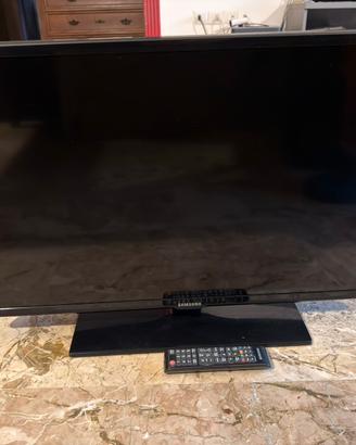 Tv Samsung 32” Full HD -perfetta per camera/cucina