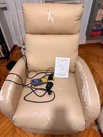 Poltrona massaggiatrice reclinabile con poggiapied