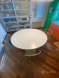 Tavolo design con sedie