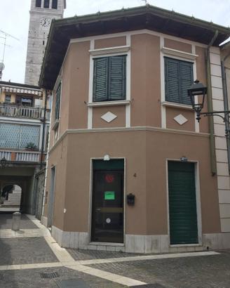 Locale commerciale uso negozio/ufficio