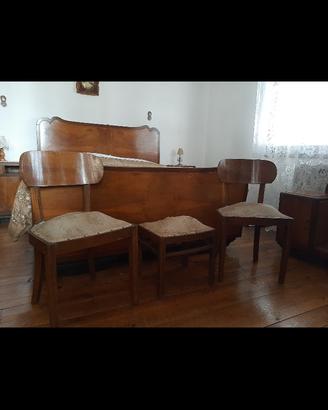Sedie con poggiapiedi