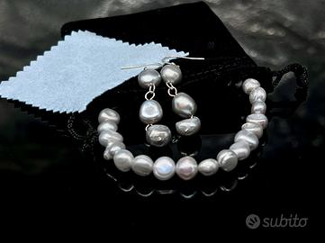 Parure di gioielli bracciale e orecchini di perle