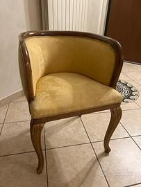 Poltrona in stile antico