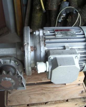 Motore eletrico volt 220