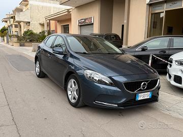Volvo V40 D2 Geartronic Business Plus