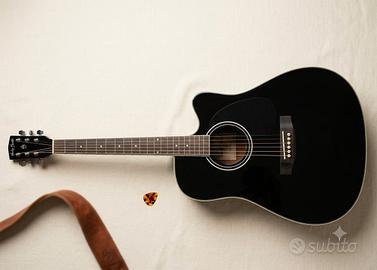 chitarra acustica 