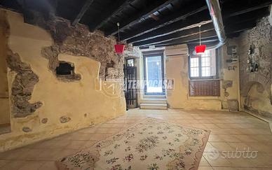 TRILOCALE SU DUE LIVELLI - VIA LAMARMORA