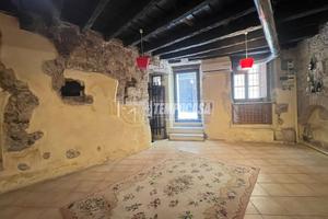 TRILOCALE SU DUE LIVELLI - VIA LAMARMORA